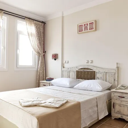 Lantana Aparts 3* Kaş