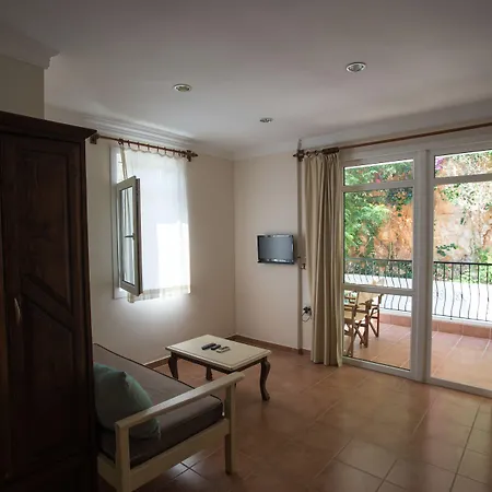 Aparthotel Lantana Aparts 2*