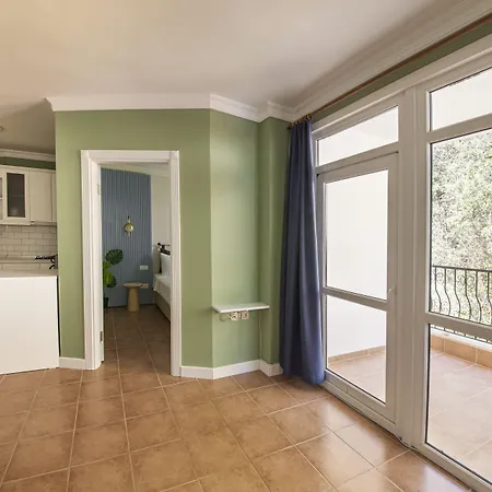 Lantana Aparts Aparthotel 2*