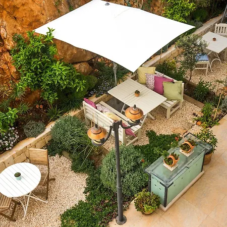 Ξενοδοχείο με διαμερίσματα Lantana Aparts 2*