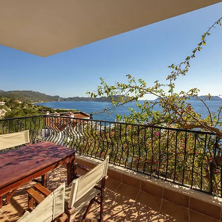 Ξενοδοχείο με διαμερίσματα Lantana Aparts 2*